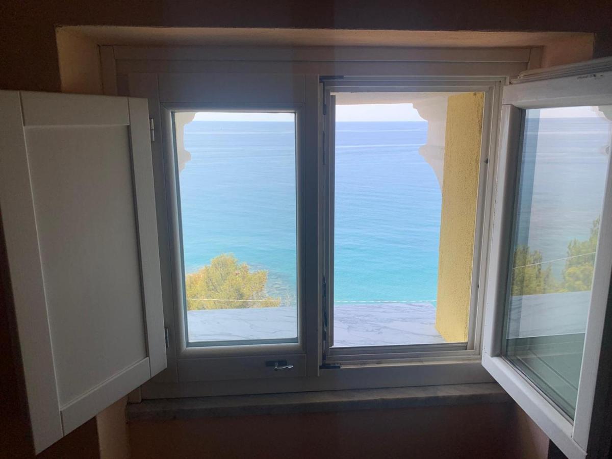 임페리아 La Terrazza Nel Blu 아파트 외부 사진